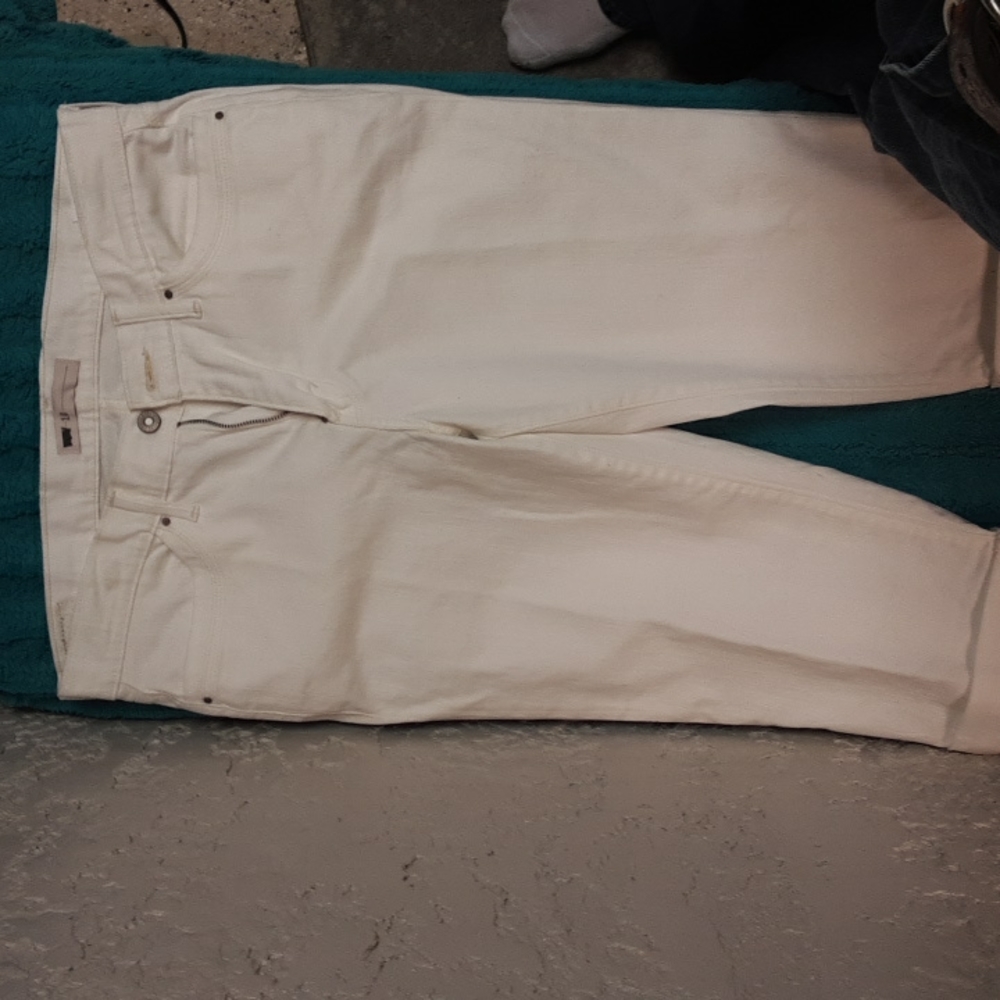 Womens size 10 white "Levis Straus"